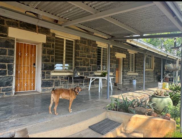 3 BEDROOM FREEHOLD FOR SALE IN WEENEN